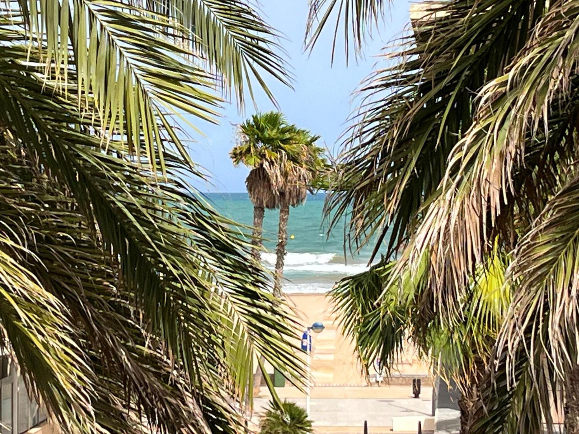 Stylish Well-Connected Beachfront Flat Valência Exterior foto